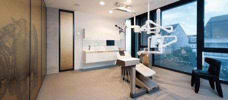 Implantátum vagy híd - Melyik fogpótlás lehet jobb egy hiányzó fog esetén?
